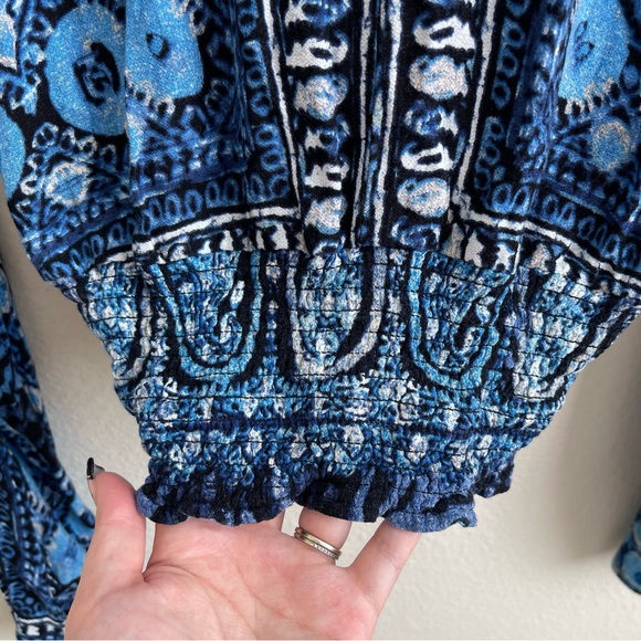 FREE PEOPLE Blue Boho Wild & Free V Neck Smocked Long Sleeve Cropped Blouse Top - Picture 11 of 12